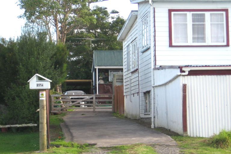 Photo of property in 1/27 Parrs Cross Road, Henderson, Auckland, 0612