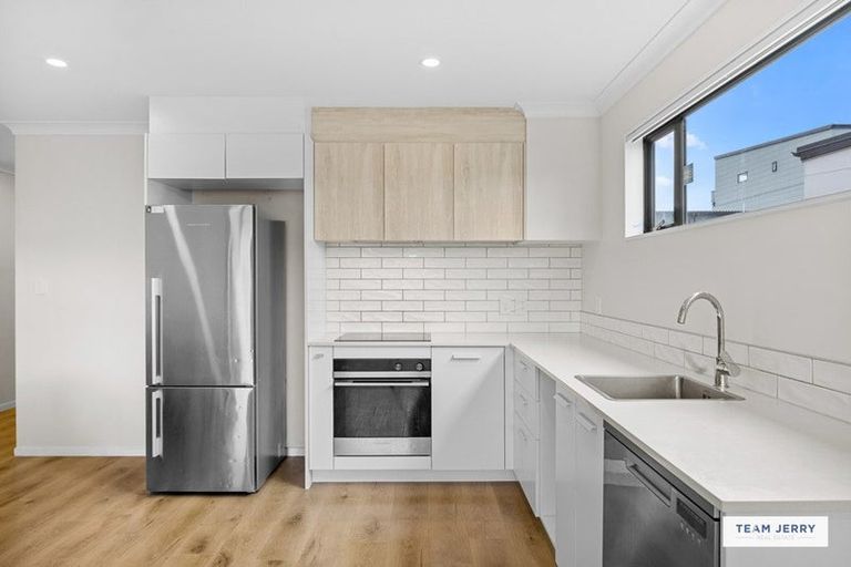 Photo of property in 27 Sun Orchid Avenue, Wiri, Auckland, 2104