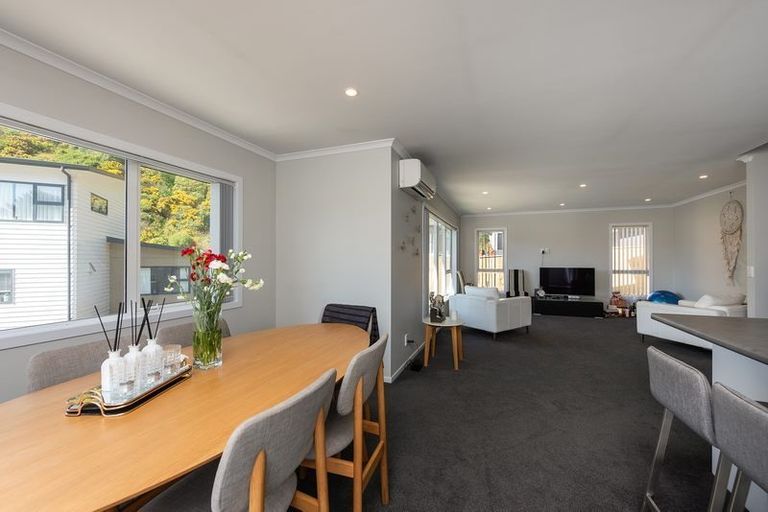 Photo of property in 22 Rarangi Way, Owhiro Bay, Wellington, 6023