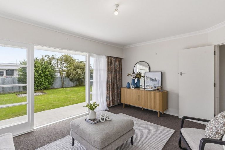 Photo of property in 3 Selwyn Street, Levin, 5510