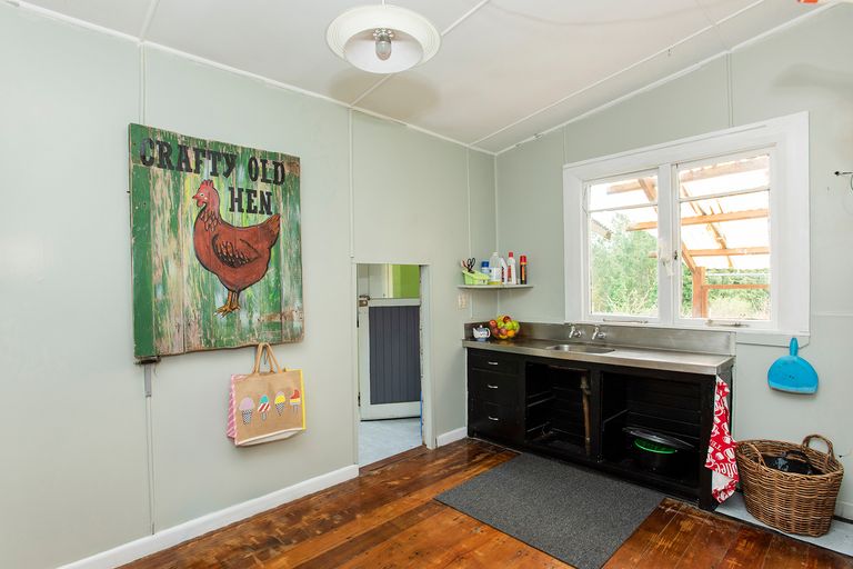 Photo of property in 4 Terrace Street, Matawai, 4075