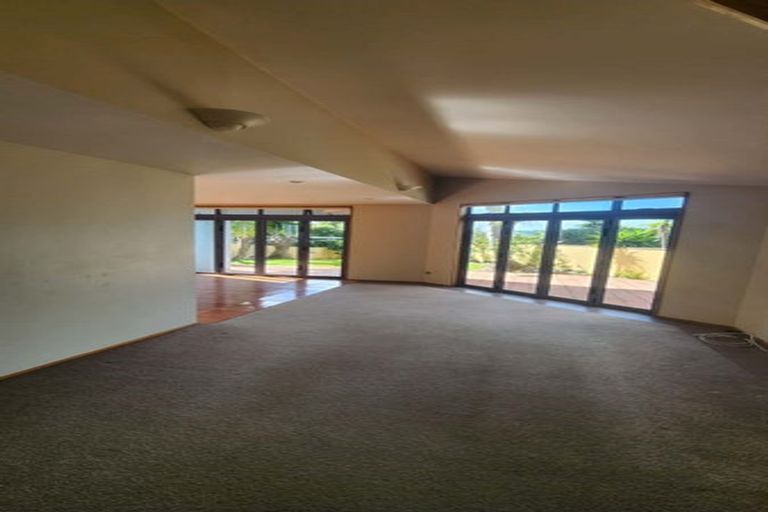 Photo of property in 1/83 East Coast Road, Castor Bay, Auckland, 0620