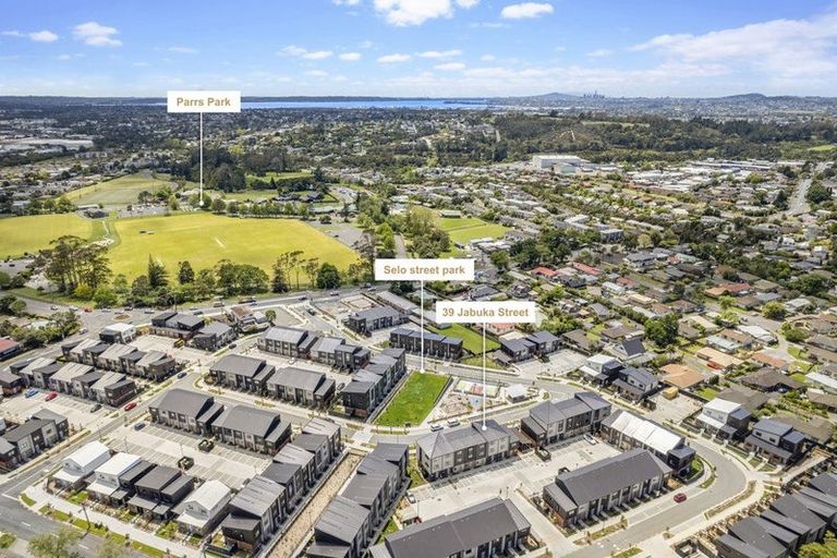 Photo of property in 39 Jabuka Street, Glen Eden, Auckland, 0602