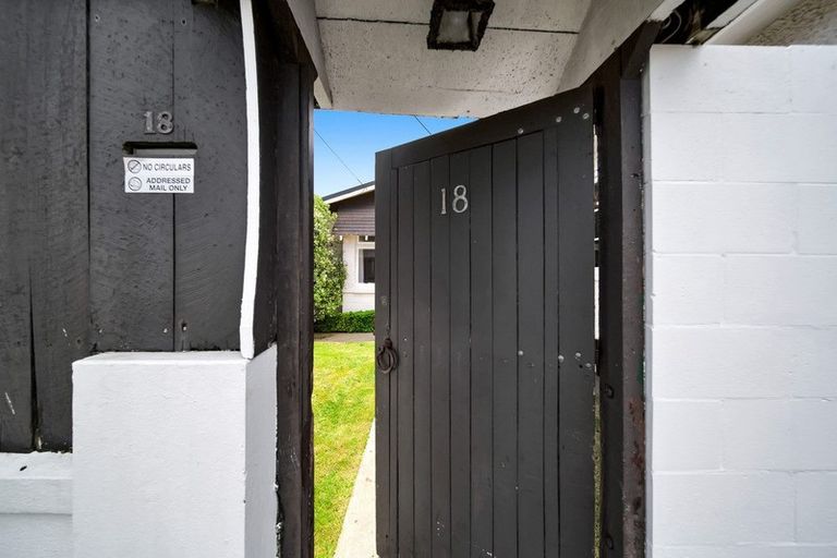 Photo of property in 18 Bulteel Street, New Plymouth, 4310