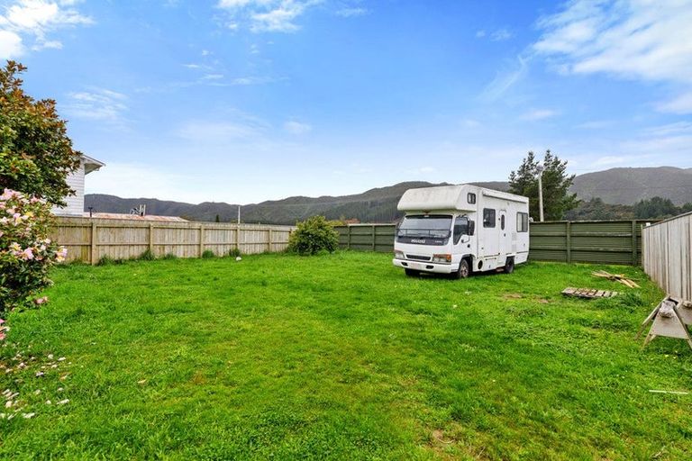 Photo of property in 17a Norfolk Street, Wainuiomata, Lower Hutt, 5014