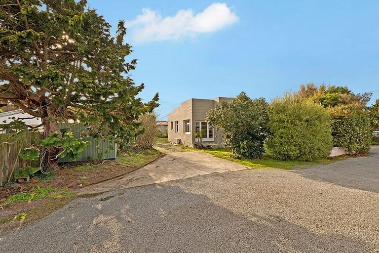Photo of property in 10 Mcfaddens Road, St Albans, Christchurch, 8052