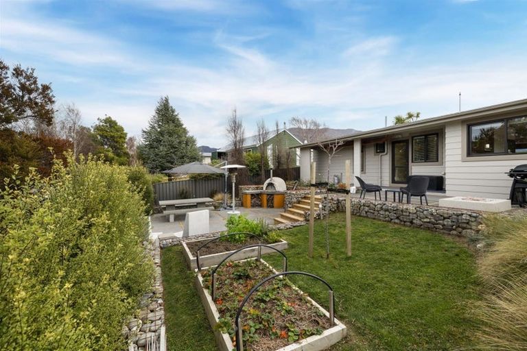 Photo of property in 275 Lakeview Terrace, Lake Hawea, Wanaka, 9382