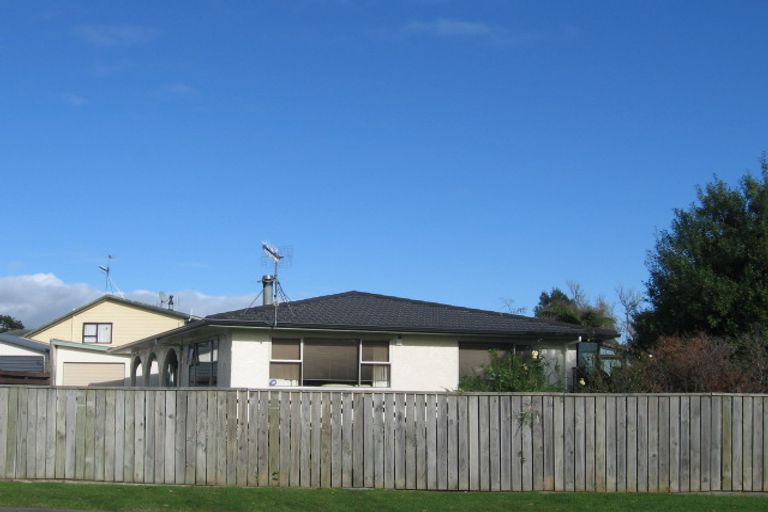 Photo of property in 13 Marere Avenue, Paraparaumu, 5032