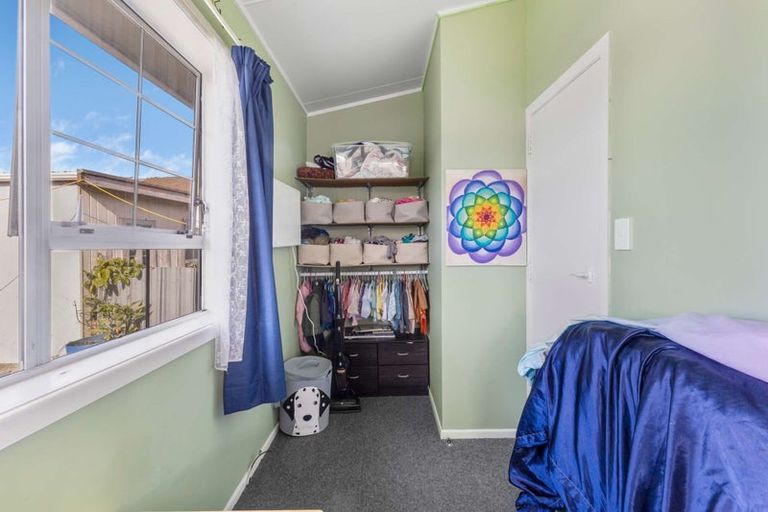Photo of property in 1 Blake Street, Waitara, 4320
