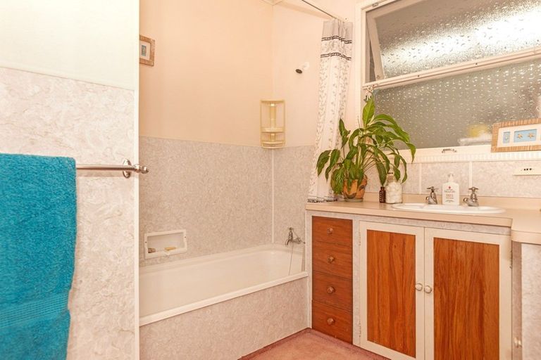 Photo of property in 5 Toru Street, Makaraka, Gisborne, 4010