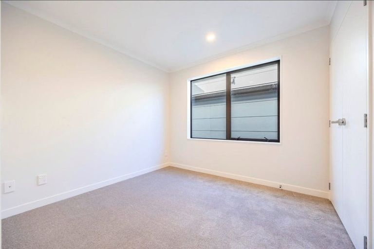 Photo of property in 7 Kikorangi Drive, Wainui, 0992