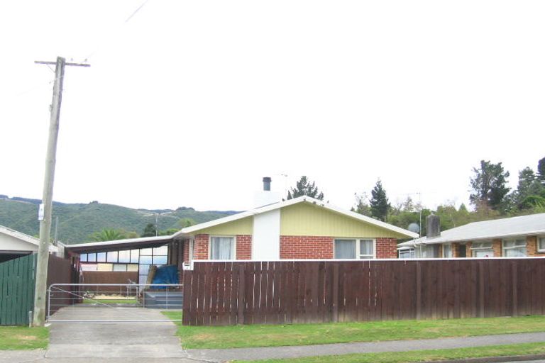 Photo of property in 3 Norana Road, Maoribank, Upper Hutt, 5018