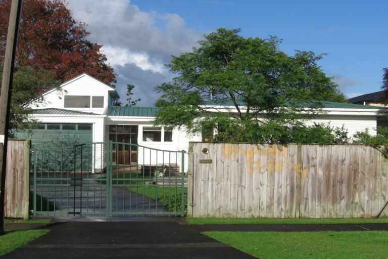 Photo of property in 4 Riverlea Avenue, Pakuranga, Auckland, 2010
