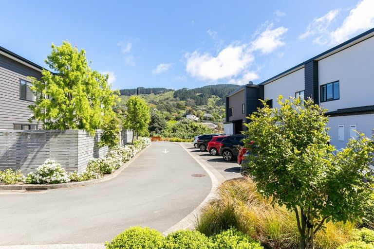 Photo of property in 6/9 Surrey Street, Tawa, Wellington, 5028
