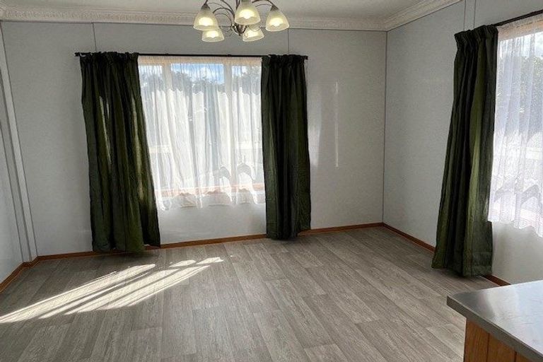 Photo of property in 24 Hurstbourn Priors, Goodwood Heights, Auckland, 2105