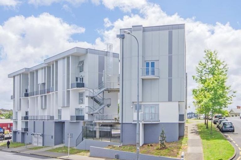 Photo of property in 10/2 Western Springs Road, Morningside, Auckland, 1021