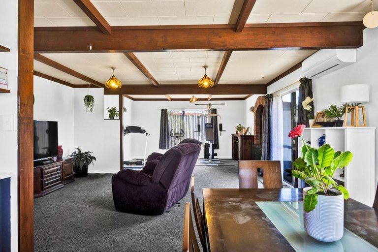 Photo of property in 38 Mcalpine Road, Hawera, 4672