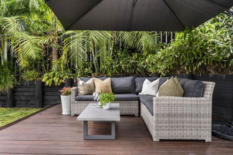 Photo of property in 71a Neil Avenue, Te Atatu Peninsula, Auckland, 0610