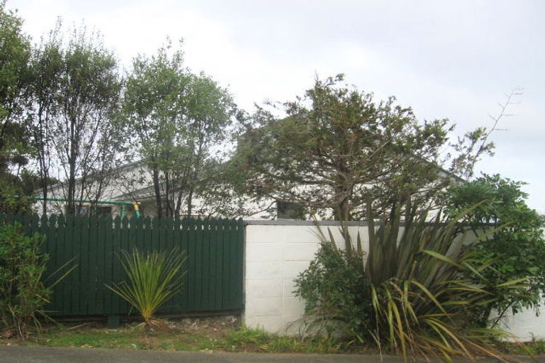 Photo of property in 43 Acacia Avenue, Maungaraki, Lower Hutt, 5010
