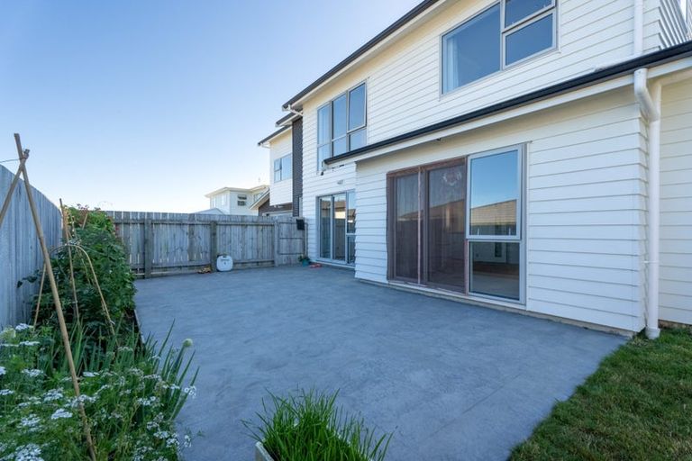 Photo of property in 71 Grenada Drive, Grenada Village, Wellington, 6037