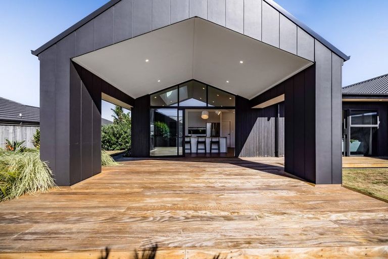 Photo of property in 27 Keene Drive, Bell Block, New Plymouth, 4312