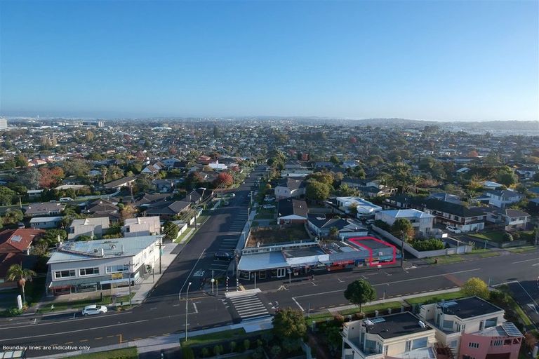 Photo of property in 2/66-72a East Coast Road, Milford, Auckland, 0620