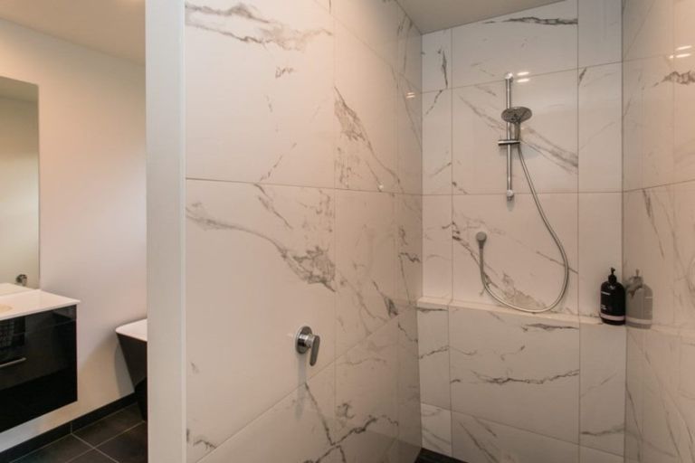 Photo of property in 16 Sarges Way, Lake Hawea, Wanaka, 9382