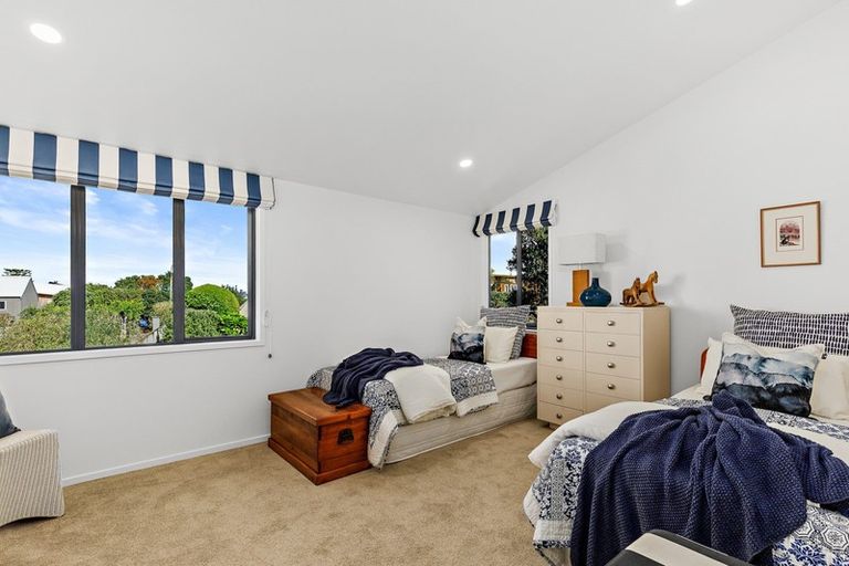 Photo of property in 1 Lagoon Way, Omaha, 0986