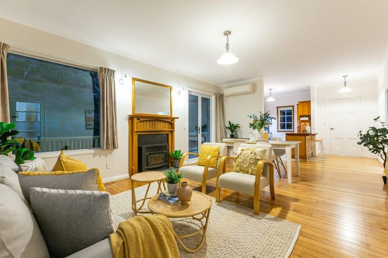 Photo of property in 76 Tilley Road, Paekakariki, 5034