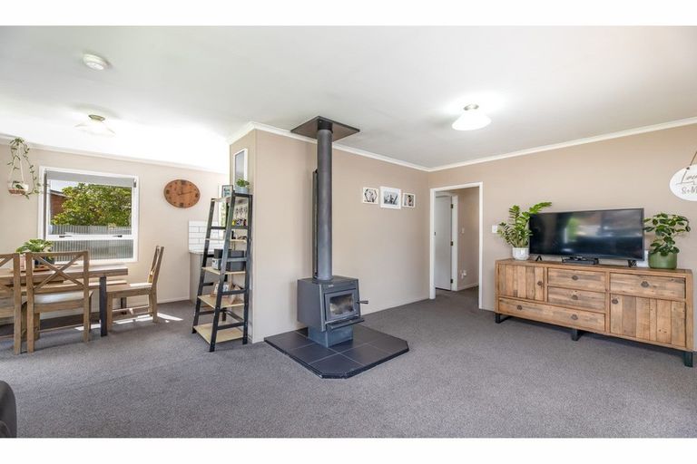 Photo of property in 2 Thorne Place, Rangiora, 7400