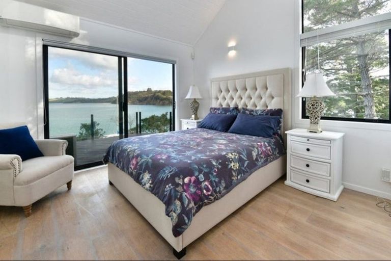 Photo of property in 254 Wade River Road, Wade Heads, Whangaparaoa, 0932