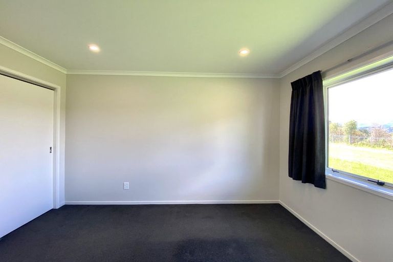 Photo of property in 4 Cory Jane Grove, Riverstone Terraces, Upper Hutt, 5018