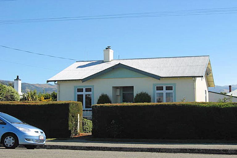 Photo of property in 28 Harris Street, Waimate, 7924