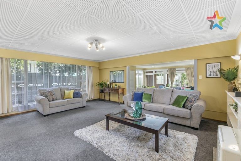 Photo of property in 82 Oxford Terrace, Epuni, Lower Hutt, 5011