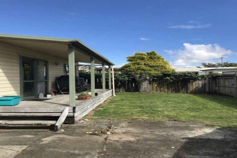 Photo of property in 14 Oxford Street, Fairfield, Hamilton, 3214