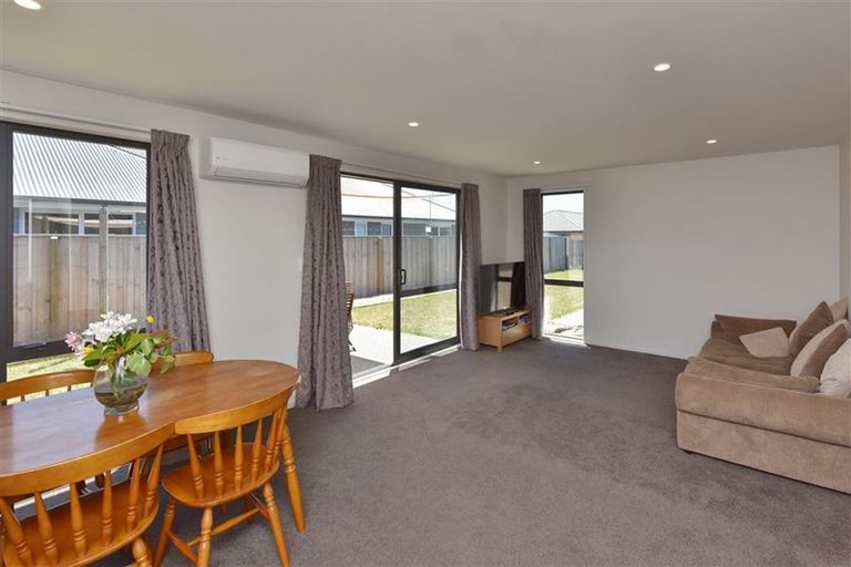Photo of property in 10 Peter Place, Rangiora, 7400
