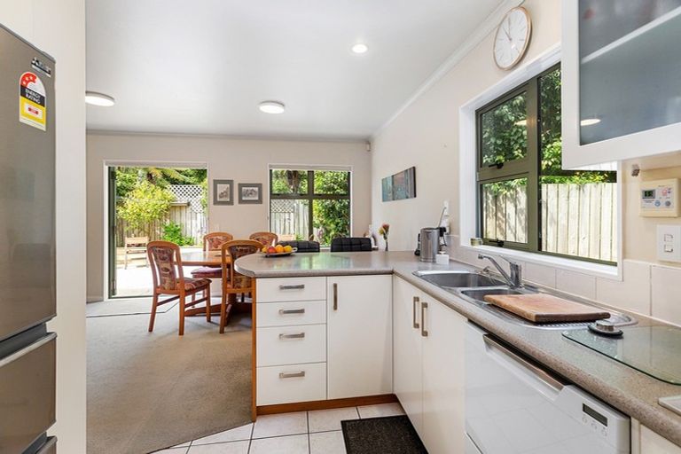 Photo of property in 2/23 Tanera Crescent, Brooklyn, Wellington, 6021