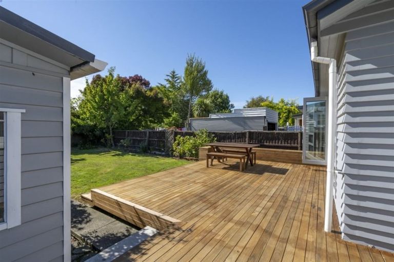 Photo of property in 70 Mayfield Avenue, Mairehau, Christchurch, 8013