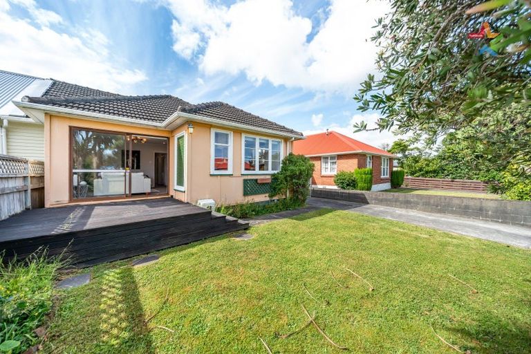 Photo of property in 18 Atiawa Crescent, Waiwhetu, Lower Hutt, 5010