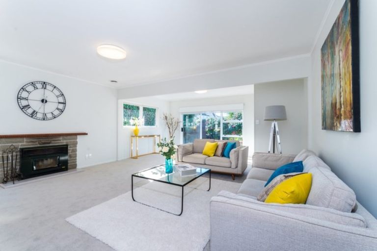 Photo of property in 70 Blakeborough Drive, Forrest Hill, Auckland, 0620