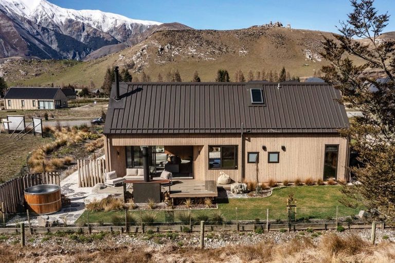 Photo of property in 34a Luge Loop, Castle Hill, 7580