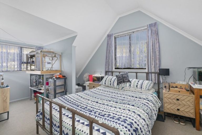 Photo of property in 184a George Street, Stokes Valley, Lower Hutt, 5019