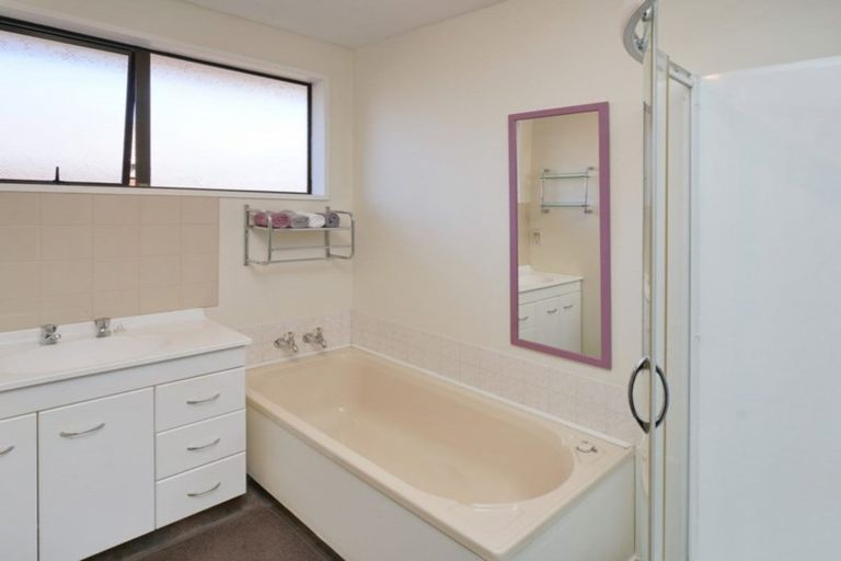 Photo of property in 70 Cheyenne Street, Sockburn, Christchurch, 8042