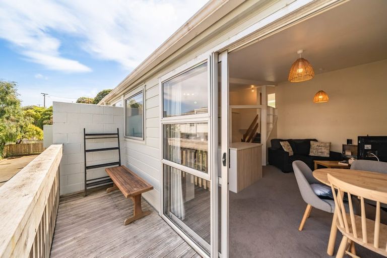 Photo of property in 4/23 Collins Avenue, Tawa, Wellington, 5028