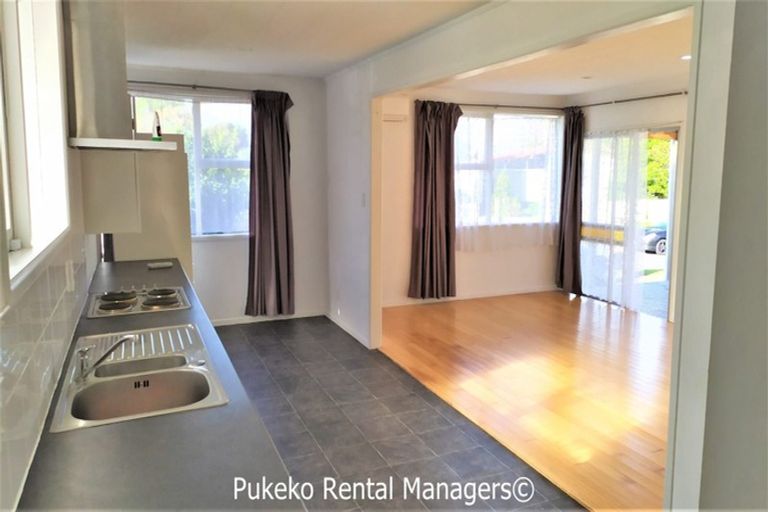 Photo of property in 19 Swallow Drive, Manurewa, Auckland, 2102