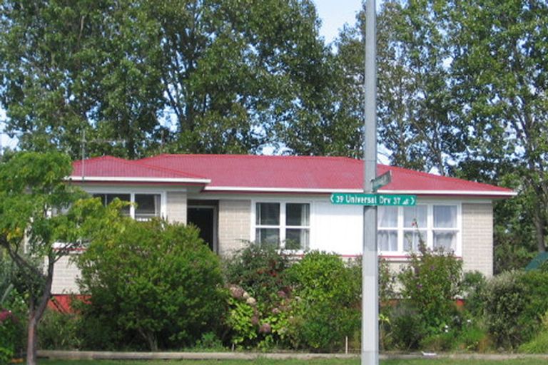 Photo of property in 37 Universal Drive, Henderson, Auckland, 0610