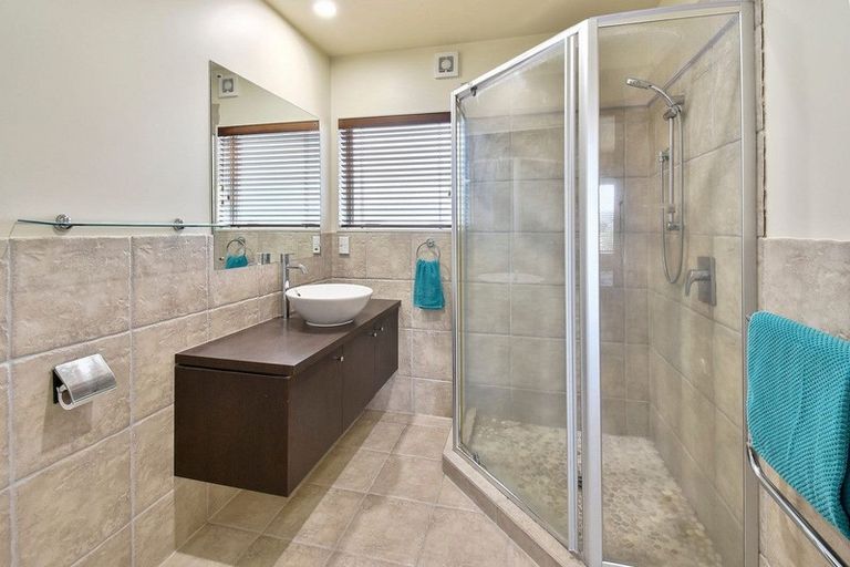 Photo of property in 256 Hill Road, The Gardens, Auckland, 2105