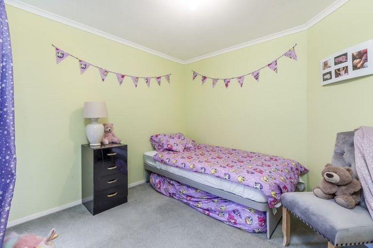 Photo of property in 58 Rivervale Grove, Stanmore Bay, Whangaparaoa, 0932