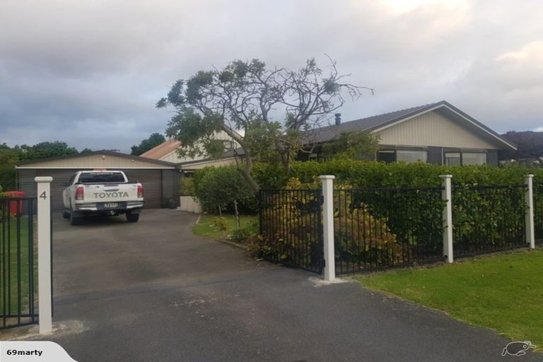 Photo of property in 4 Aaron Court, Paraparaumu Beach, Paraparaumu, 5032