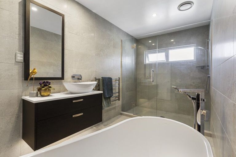 Photo of property in 11 Sligo Place, Somerville, Auckland, 2014